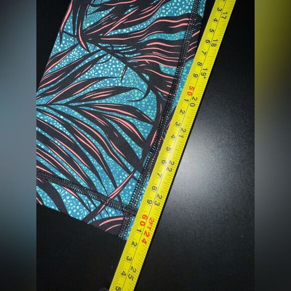 Lululemon High Times Pant Palm Lace Tofino Teal Multi size 6 EUC - Picture 9 of 9